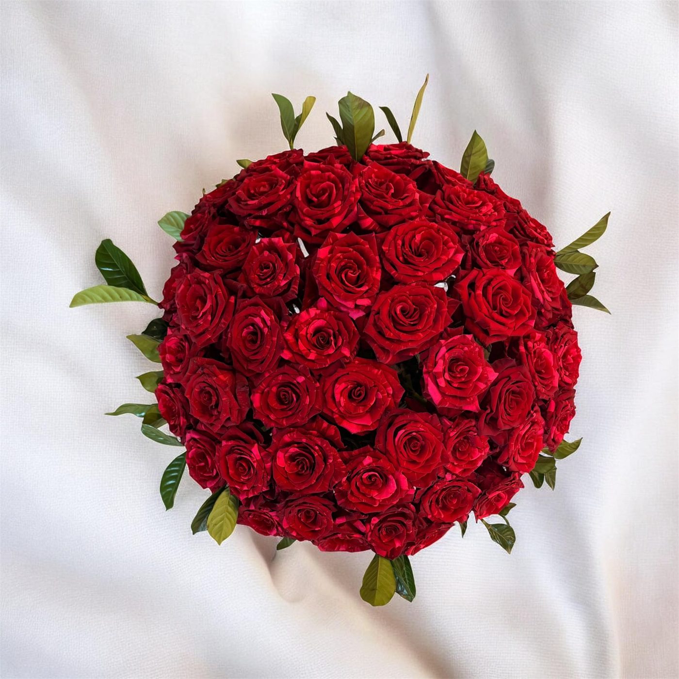 LILAV Amor in Red Bouquet — luxurious red roses in signature box